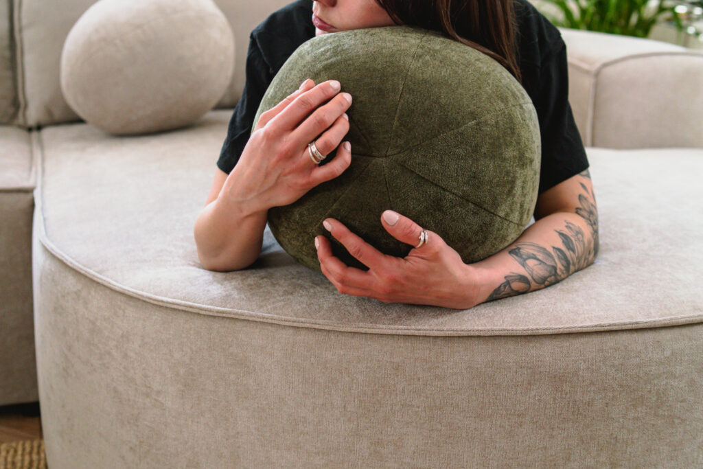 Warum ein Ecksofa die perfekte Wahl für Ihr Wohnzimmer ist?